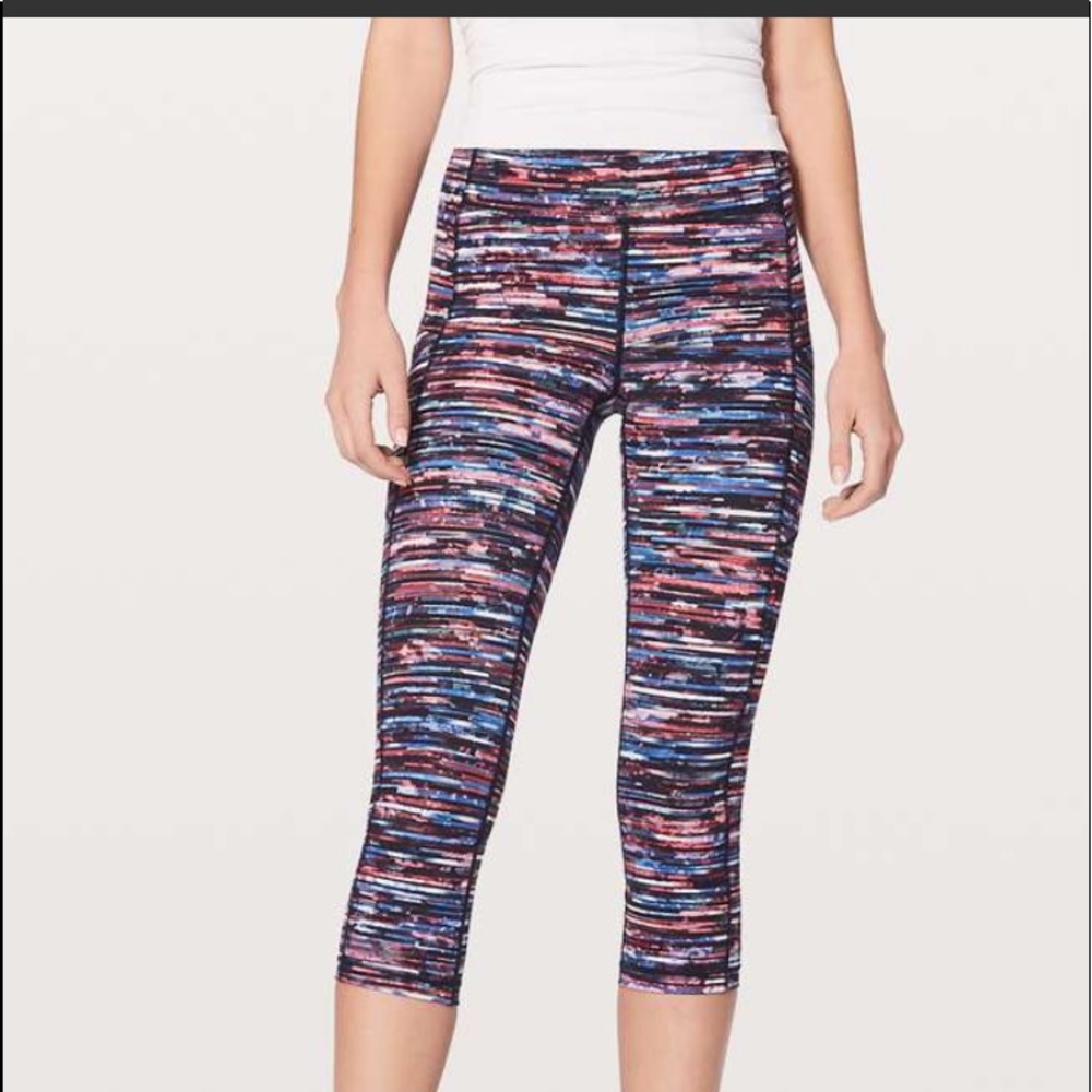 Lululemon Speed Up Crop Leggings 21” Multi Print 2 Side Pockets Size 6